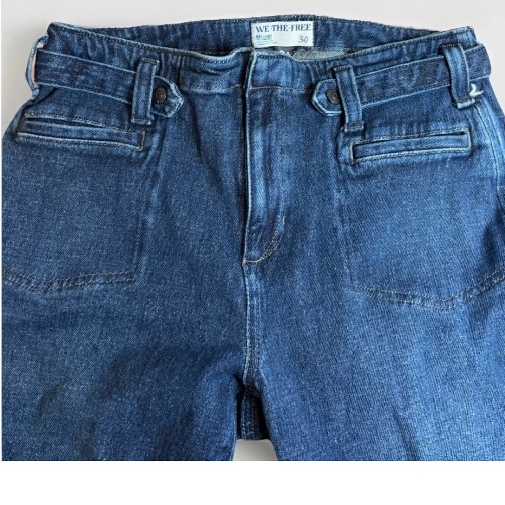 We The Free Women's Classic Blue Straight Leg Jeans size 30